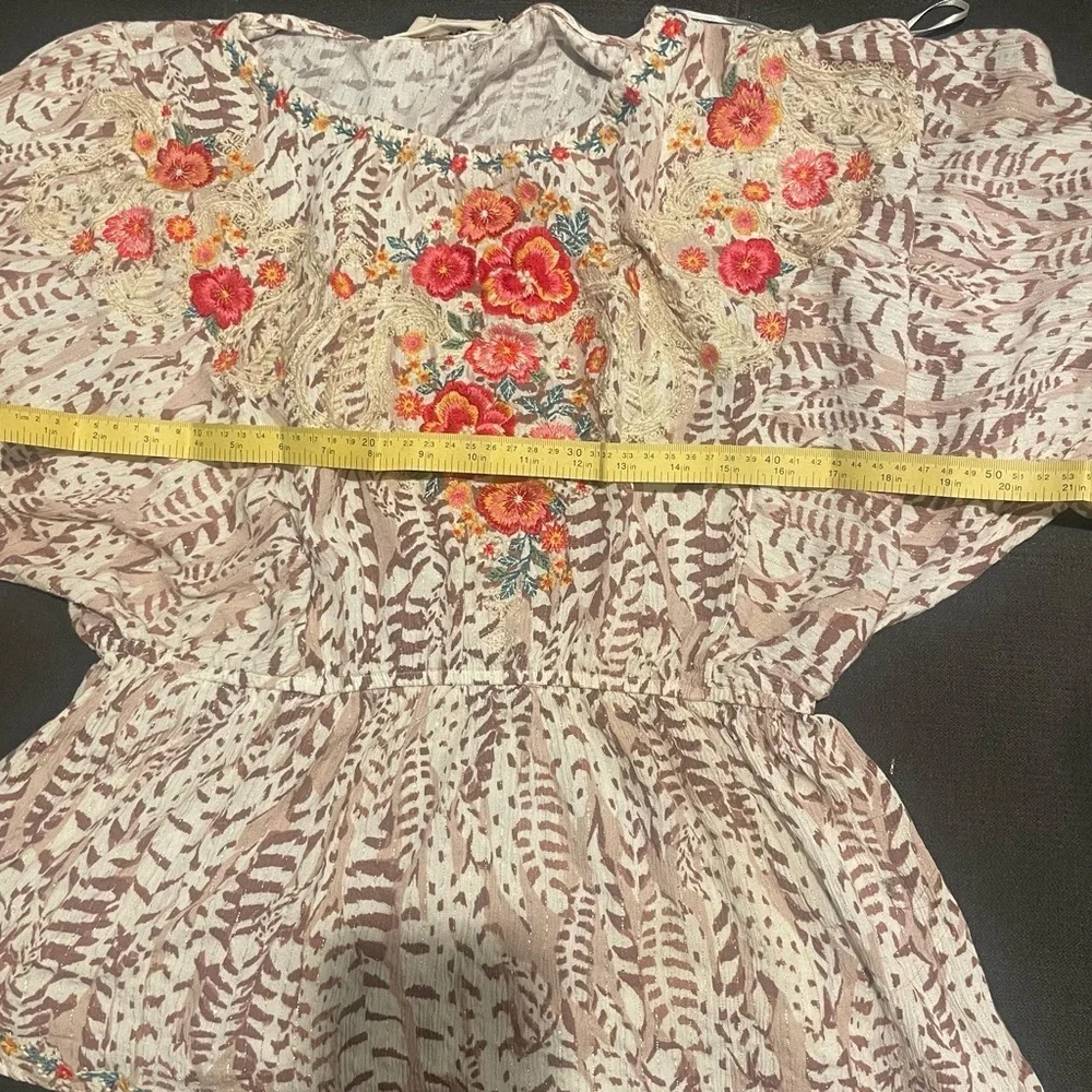 Beautifully detailed Savannah Jane shirt - Picture 3 of 3